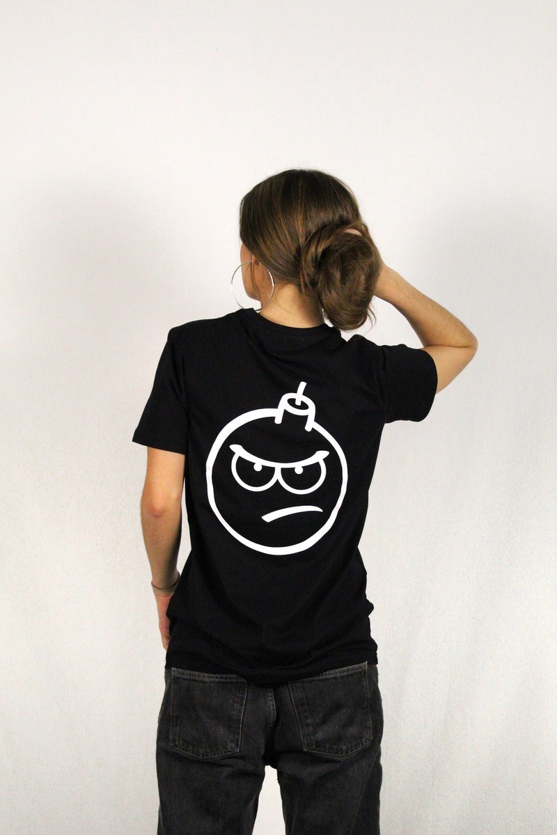 CAMISETA BOMBA NEGRA