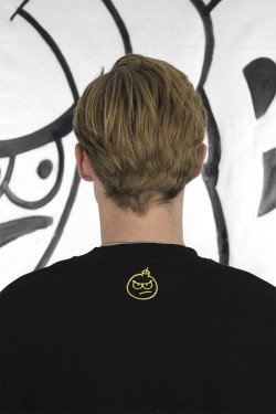 SUDADERA  BOMBA CREW