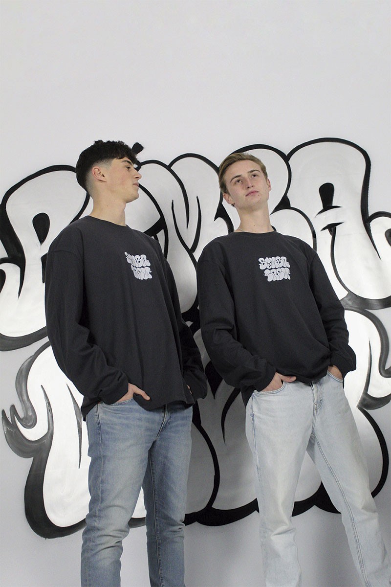 CAMISETA OVERSIZED GRIS